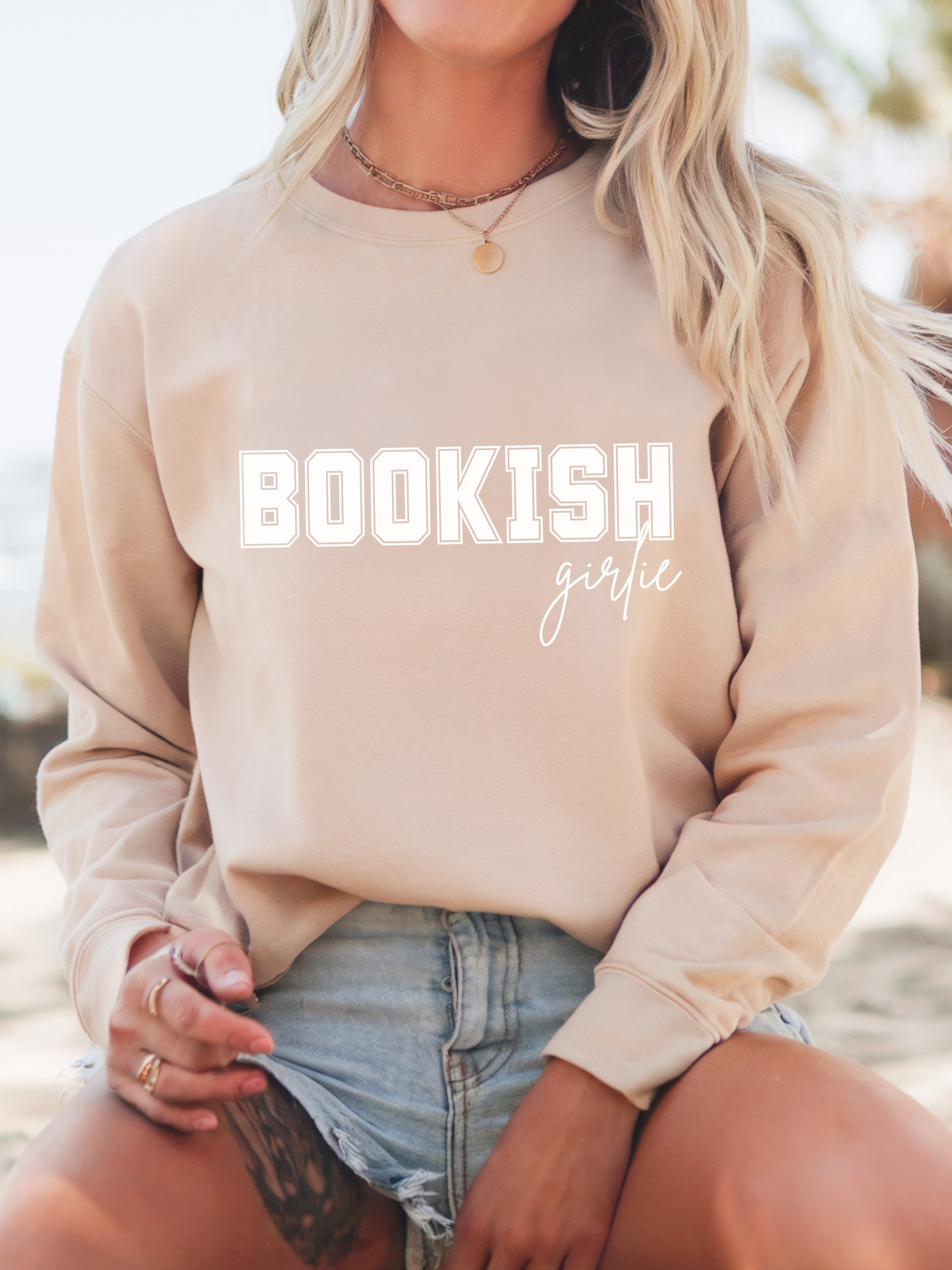 Bookish Girlie - Crewneck Sweatshirt