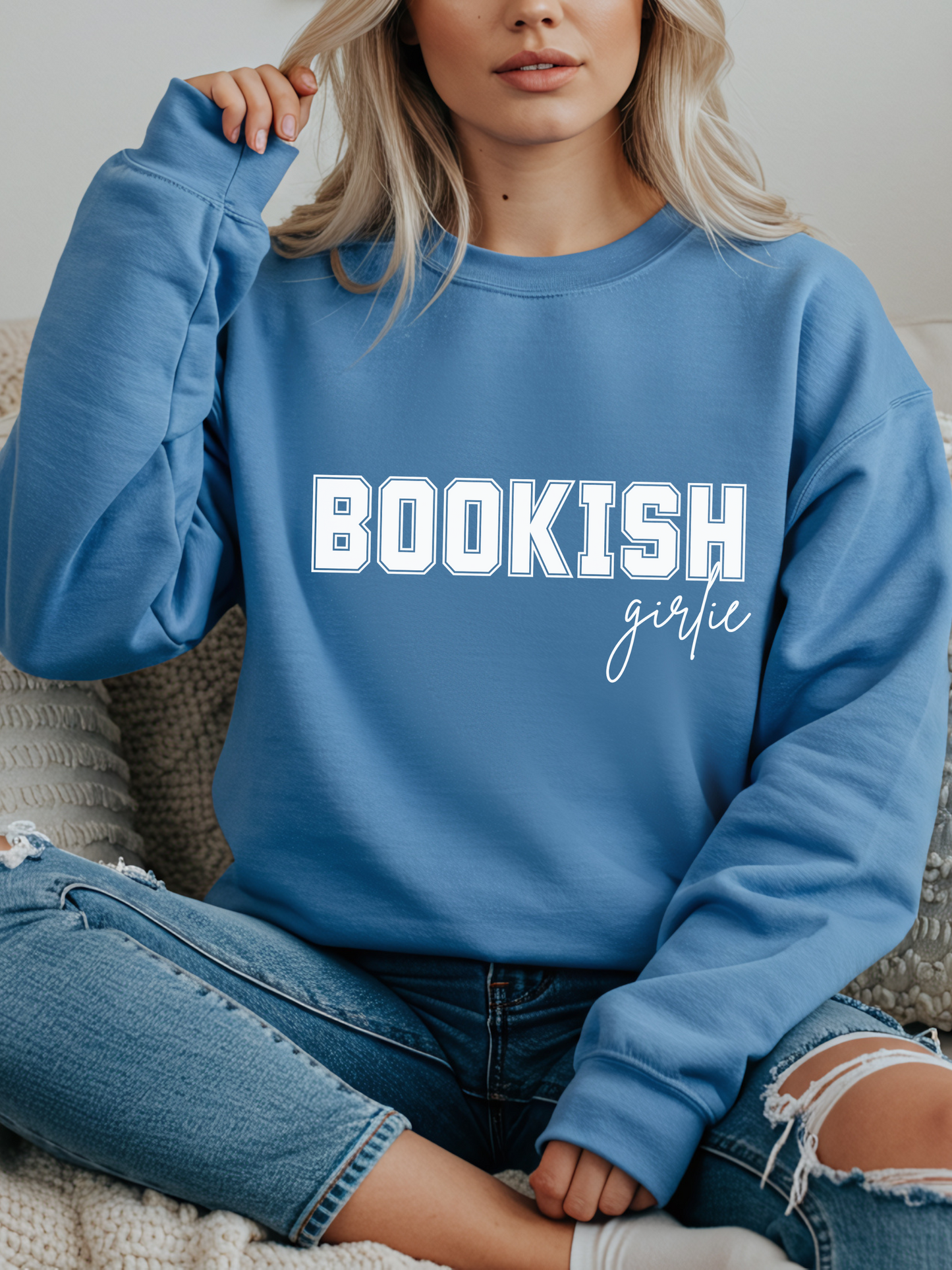 Bookish Girlie - Crewneck Sweatshirt