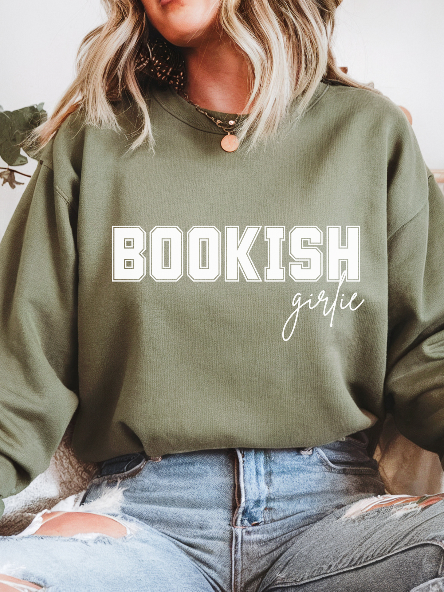 Bookish Girlie - Crewneck Sweatshirt