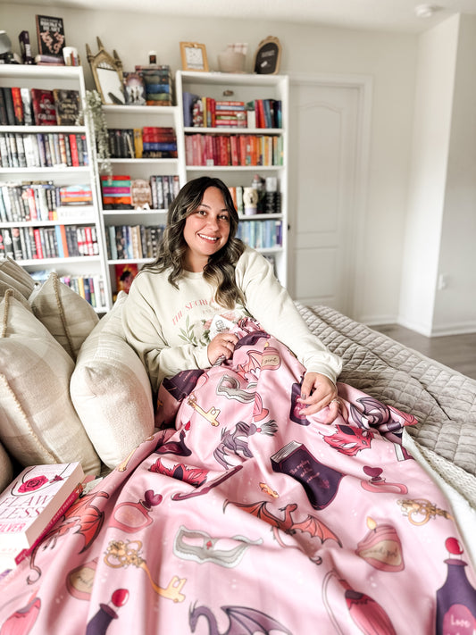 FF x Reading Through Realms - Romantasy Girlie Sherpa Blanket