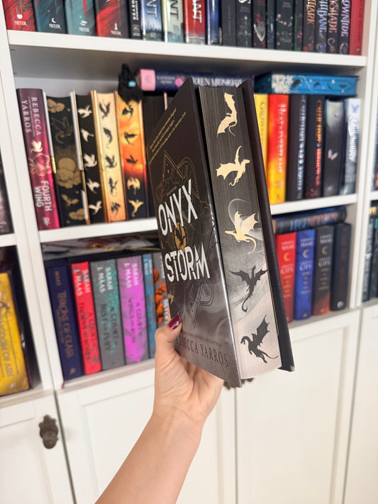 Onyx Storm - 1st Edition (Hardback)