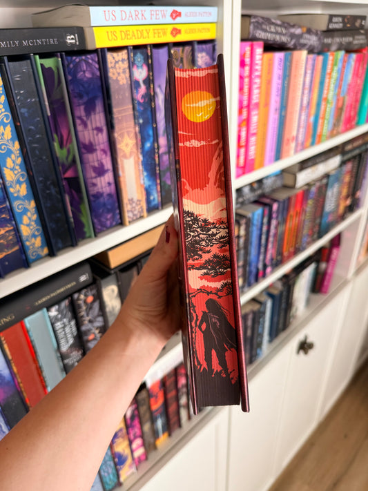 Five Broken Blades – Mai Corland (Hardback)