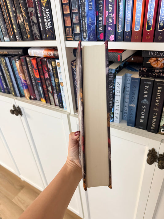 The Crown of Gilded Bones – Jennifer L. Armentrout (Hardback)