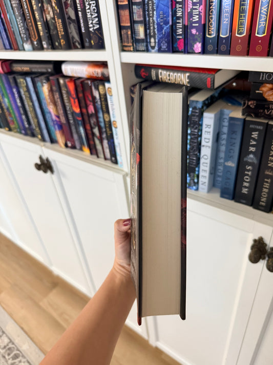 The War of Two Queens – Jennifer L. Armentrout (Hardback)